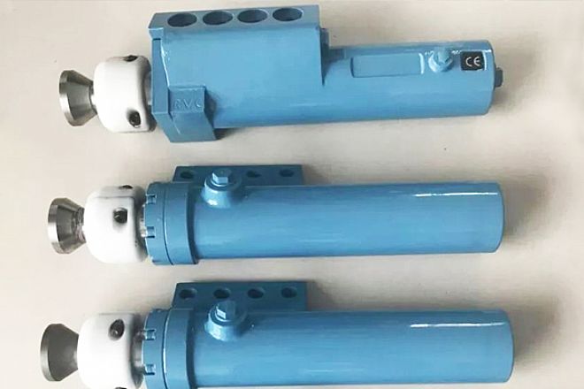 鑄造用清理鑄件內(nèi)砂芯，不可缺少氣動(dòng)除芯錘